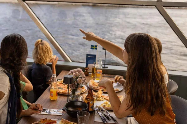 Stockholm: Stadskryssning med nybakad pizza