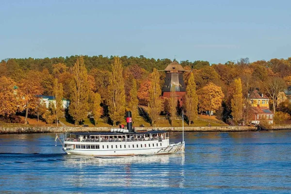 Stockholm: Guidad skärgårdstur ombord på ett premiumfartyg