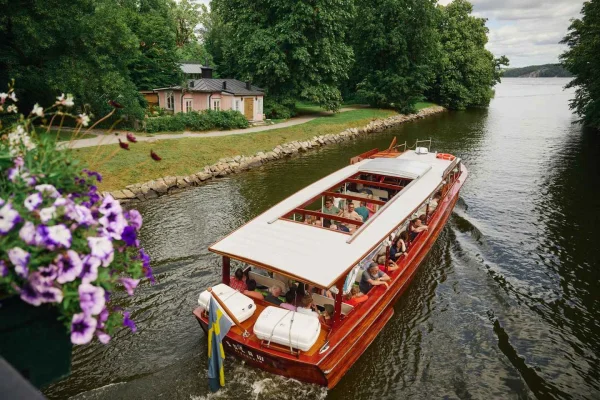 Stockholm: Guidad tur i skärgården med klassisk träbåt