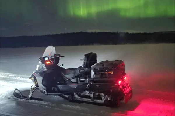Kiruna: Snöskotertur för att se norrskenet