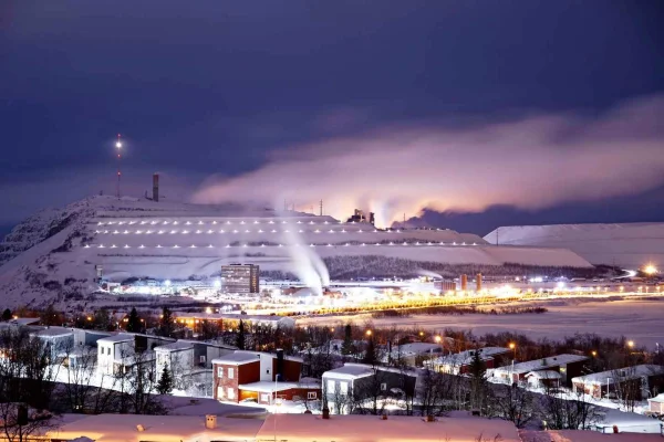 Kiruna: Guidad stadstur i minibuss med sightseeingstopp