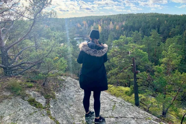 Stockholm: Vandringstur i naturreservat med lunch vid lägereld