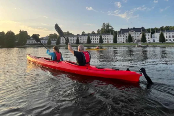 Stockholm: Kajaktur i solnedgången i staden + svensk fika
