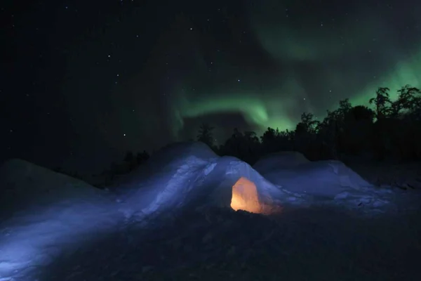 Kiruna: Bygg din egen igloo över natten