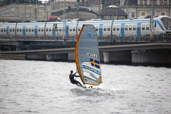 Stockholm: Vindsurfing i stan med instruktör