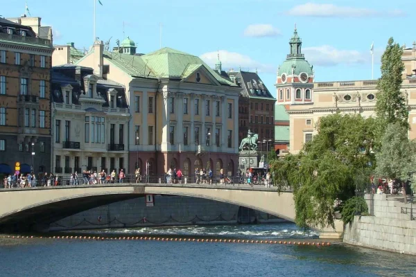 Stockholm: En skönhet på vattnet - promenad och båttur i Gamla stan