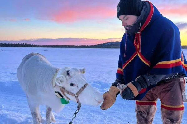 Sameäventyr med renslädåkning i Jukkasjärvi