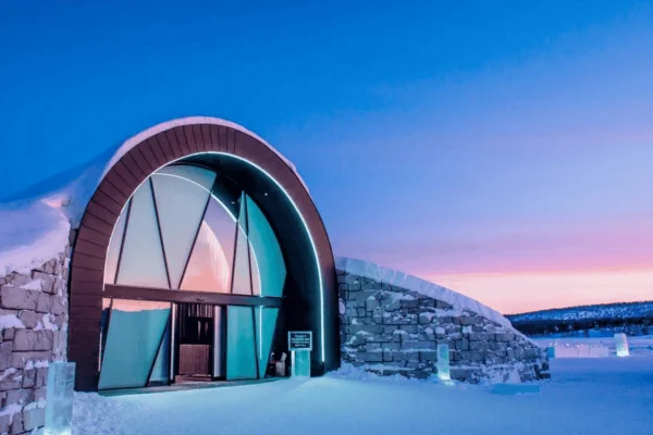 Från Abisko: Rundtur på ishotellet och samiska renmuseet