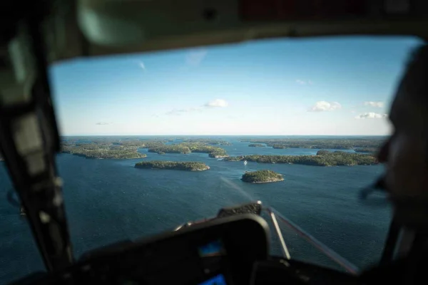 Privat helikoptertur över Stockholms yttre skärgård