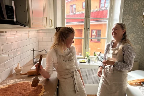 Baka 3 svenska bakverk och utforska lokallivet i Stockholm