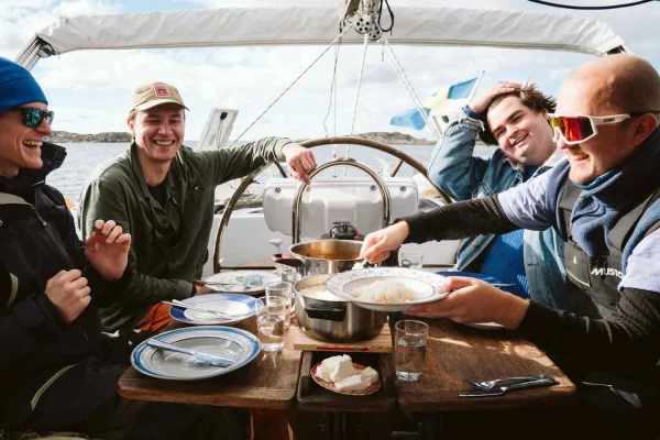Göteborg: Segling till Vinga med buffé och fika