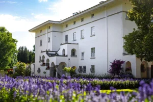Öland: Inträdesbiljett till Sollidens slottsträdgårdar