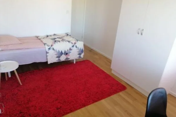 Cozy Guest Room in Green Uppsala - Walk to Central Station
