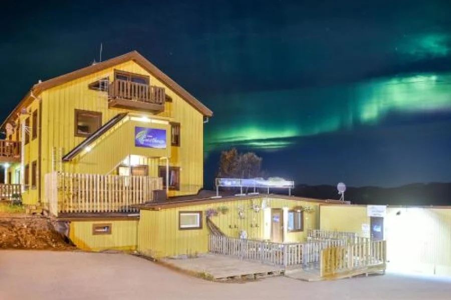 Abisko Guesthouse & Activities