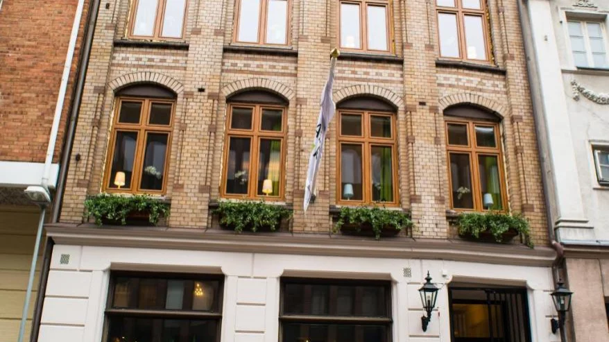 H5 Hotel