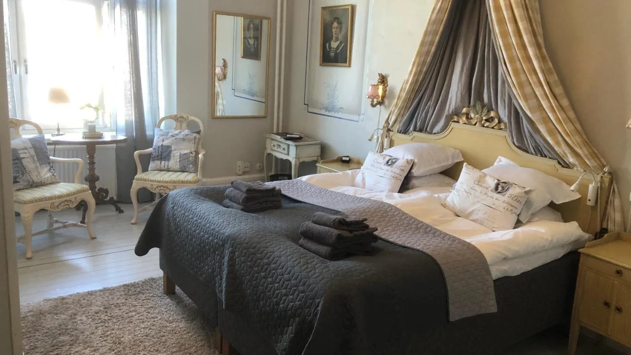Strand Hotel