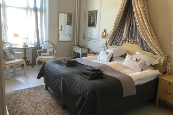 Strand Hotel