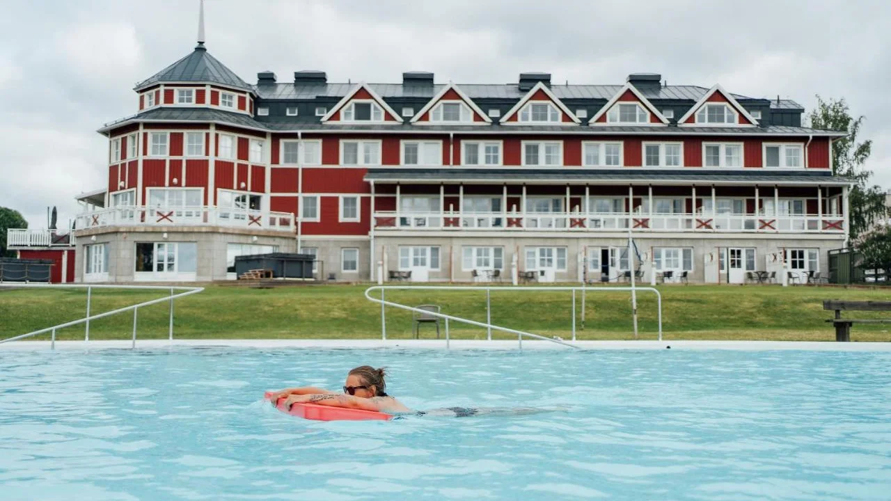 Grand Arctic Resort