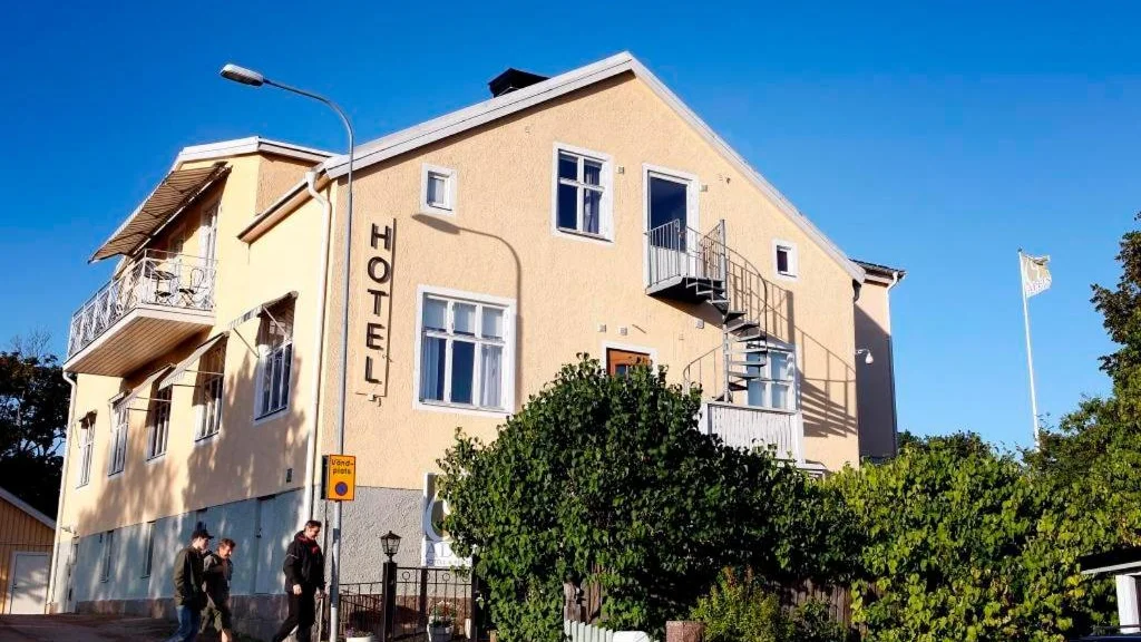 Adels Hotel