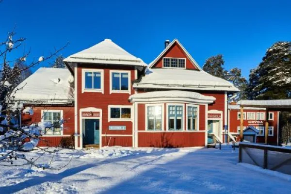 Hovra Vandrarhem B&B