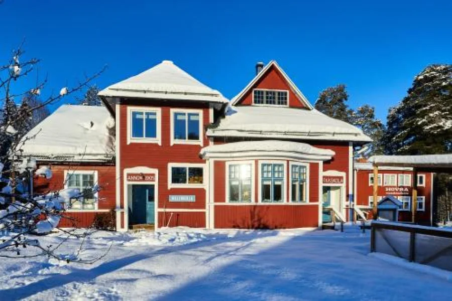 Hovra Vandrarhem B&B