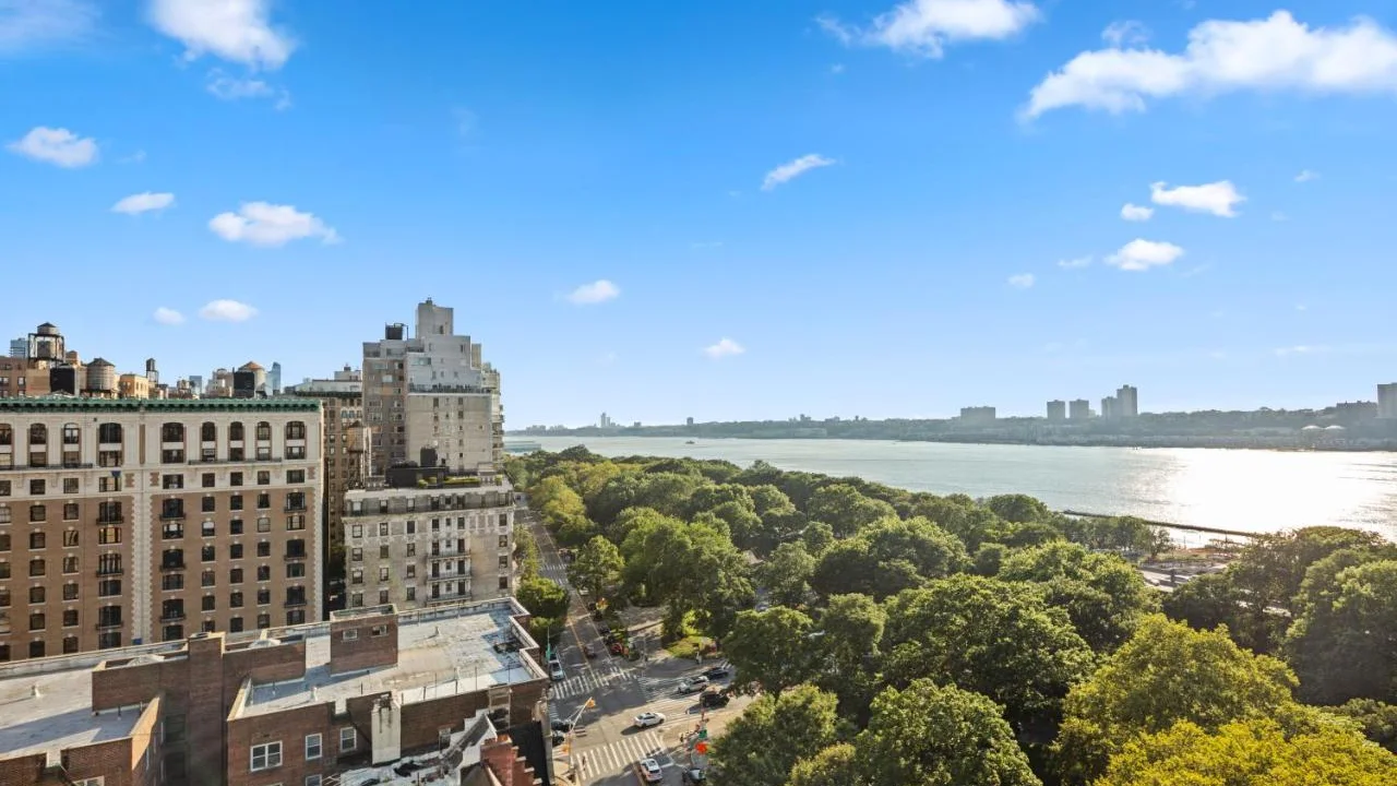 Riverside Tower Hotel