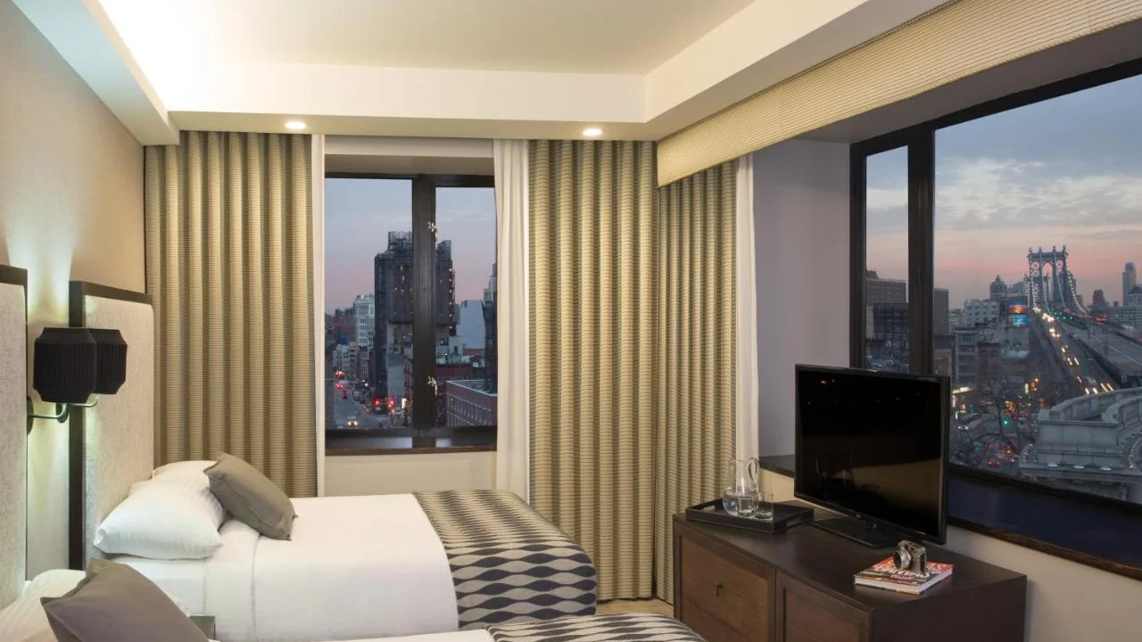 Leon Hotel LES