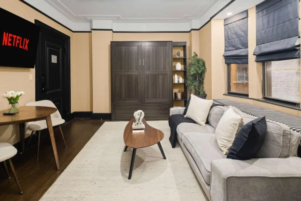 Beautiful Apt Near Times Square with GYM & PATIO