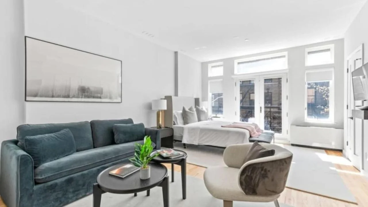 Luxe Studio w Juliet Balcony in Upper East