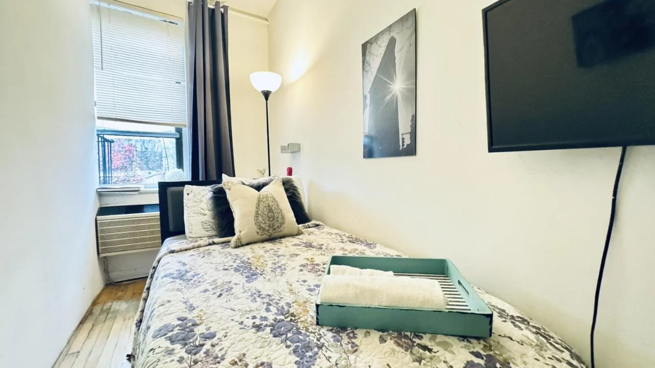 UES Manhattan ROOM #2 in Shared Apartment