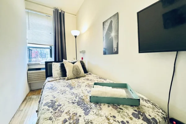 UES Manhattan ROOM #2 in Shared Apartment