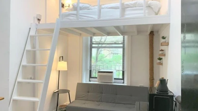 Private room with Shared bath on Union Square 11