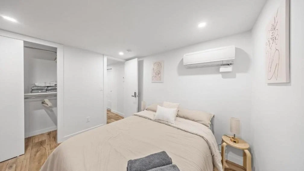 Walk to Broadway & Times Square! Quiet Private Room in Manhattan