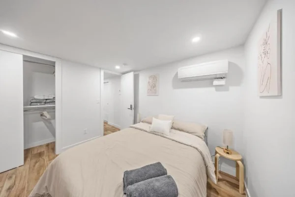 Walk to Broadway & Times Square! Quiet Private Room in Manhattan