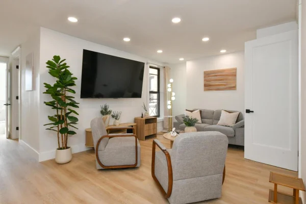 Chic 4BR Stay-Steps Away From Central Park