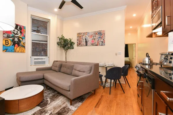 Stylish 2BR Retreat North of Central Park