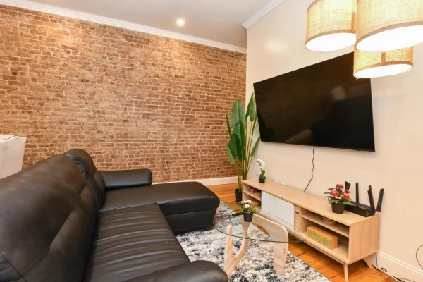 Cozy 2BR Haven Right Above Central Park