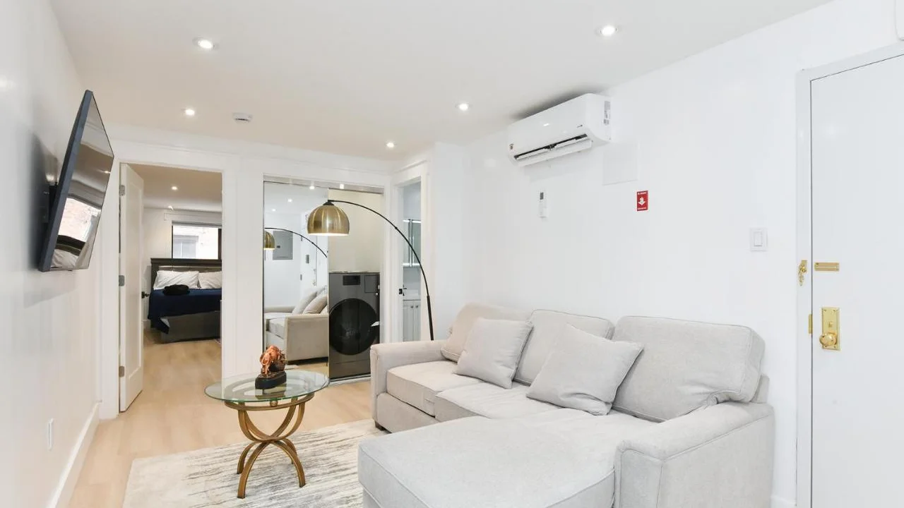 Luxury 3BR Waterfront Escape In FiDi Seaport