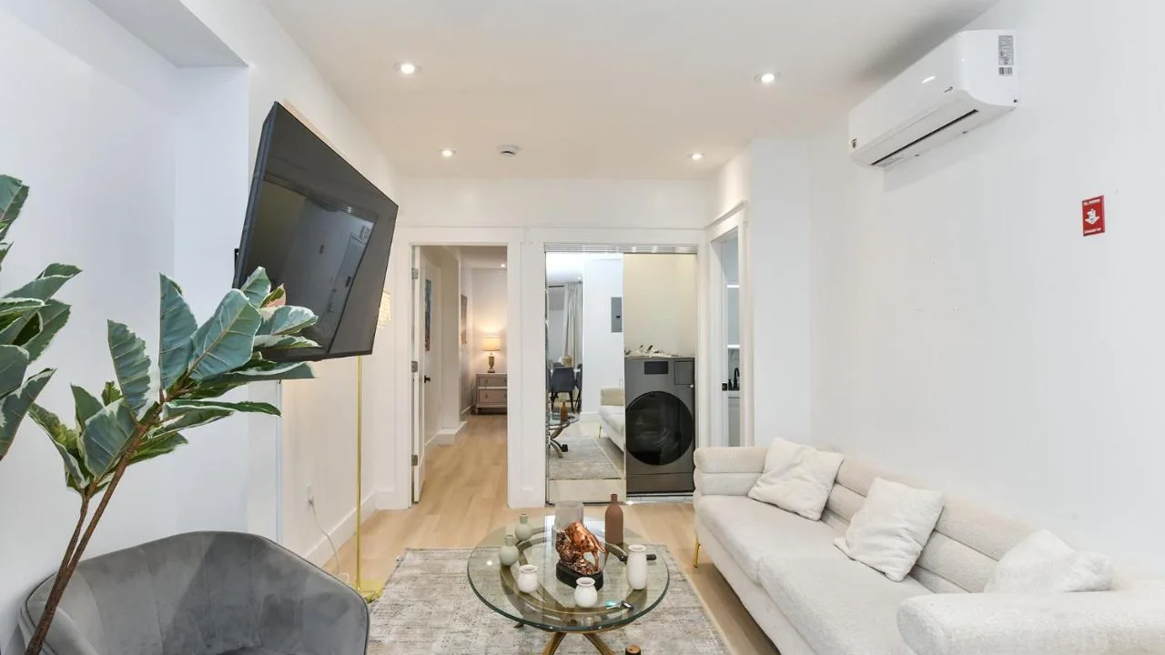 Designer Seaport Apartment - Sleeps 14