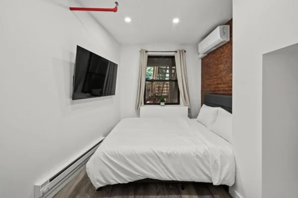 The Serene - Queen Room with Kitchenette