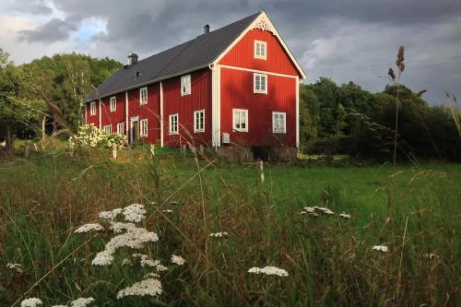 La Maison Rouge de Slätten Bed and Breakfast