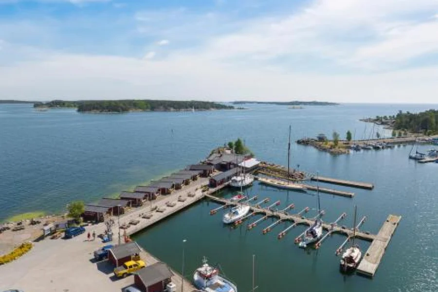 Femöre Marina