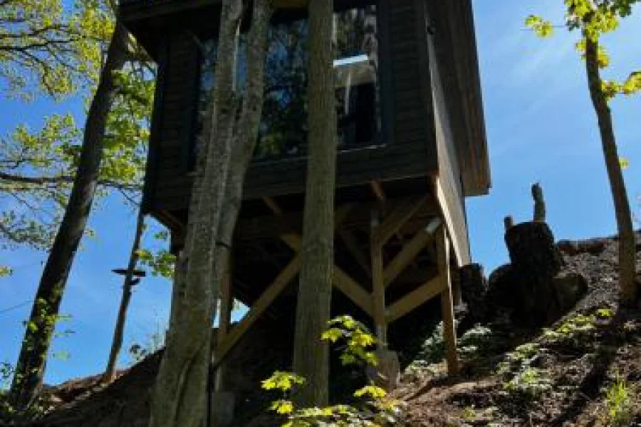 Vättervy Glamping- Ravinstuga