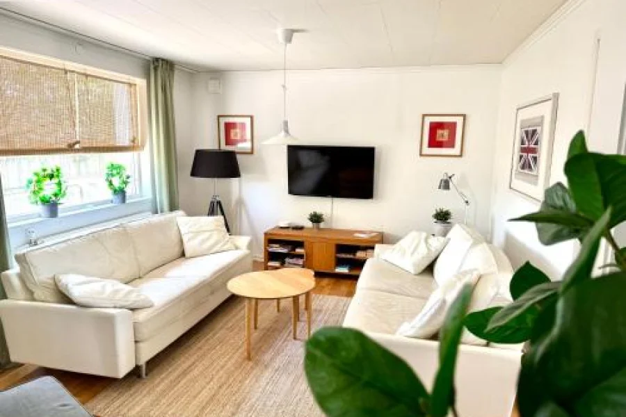 Comfortable guest rooms with fully equipped kitchen and cosy living room.