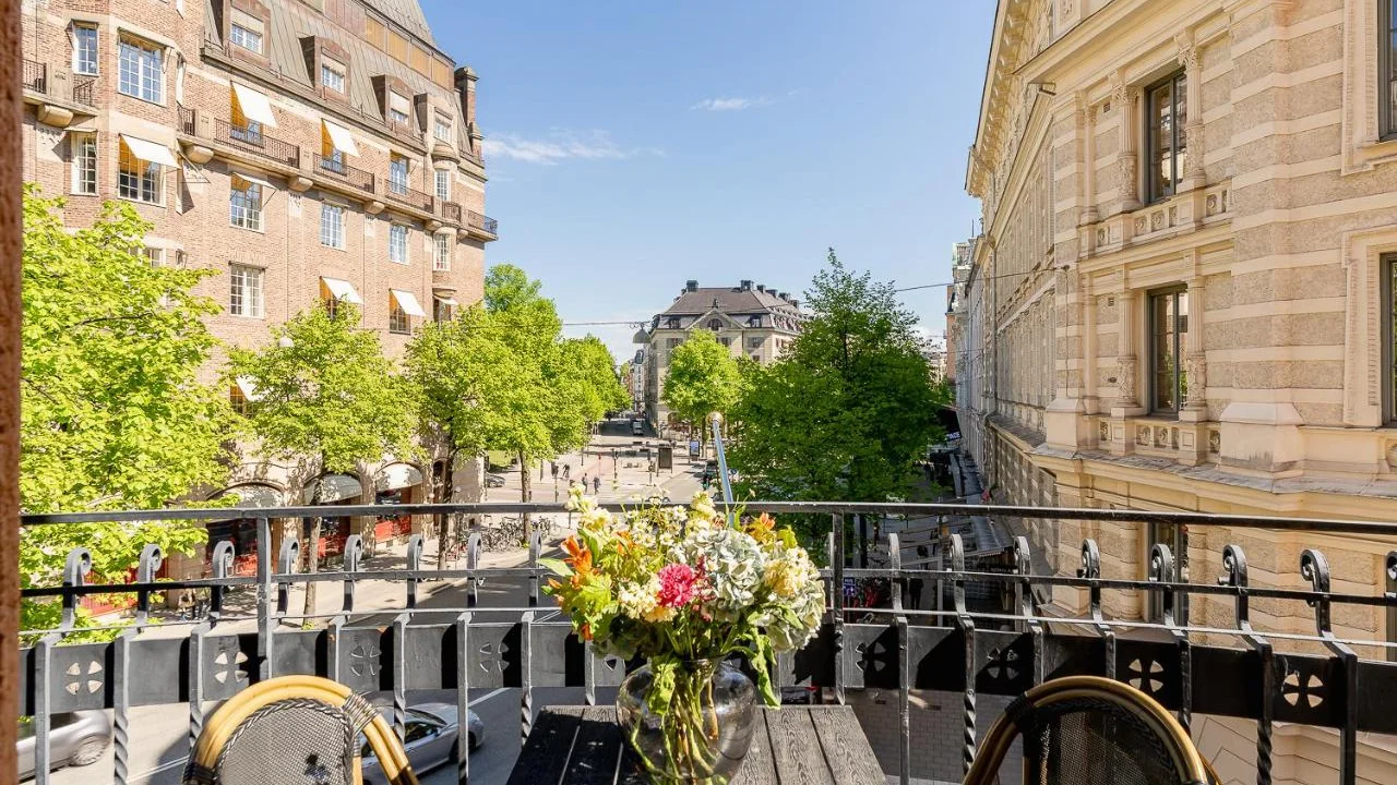 Crystal Plaza Hotel