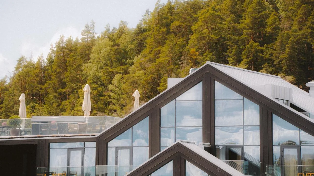 Season Hotel
